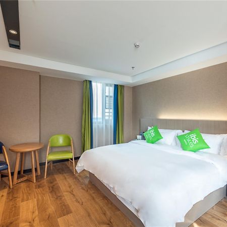 מלון Ibis Styles Fuzhou Wuyi Square מראה חיצוני תמונה