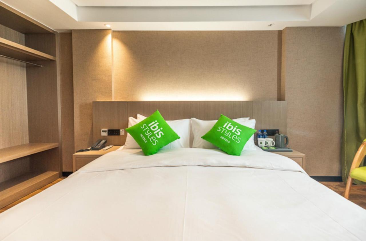 מלון Ibis Styles Fuzhou Wuyi Square מראה חיצוני תמונה